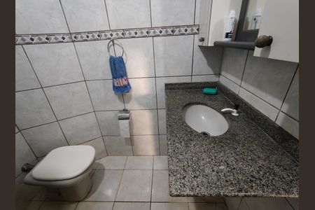 Casa à venda com 147m², 3 quartos e 2 vagas Casa à venda com 147m², 3 quartos e 2 vagasBanheiro