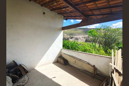 Casa à venda com 147m², 3 quartos e 2 vagas Casa à venda com 147m², 3 quartos e 2 vagasTerraço