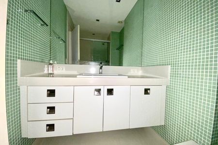 Apartamento à venda com 170m², 3 quartos e 3 vagasBANHEIRO SOCIAL