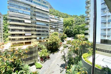 Apartamento à venda com 170m², 3 quartos e 3 vagasVARANDA