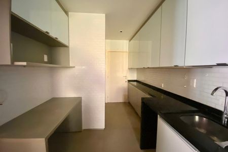 Apartamento à venda com 170m², 3 quartos e 3 vagasCOZINHA