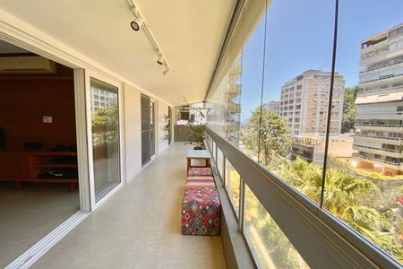 Apartamento à venda com 170m², 3 quartos e 3 vagasVARANDA