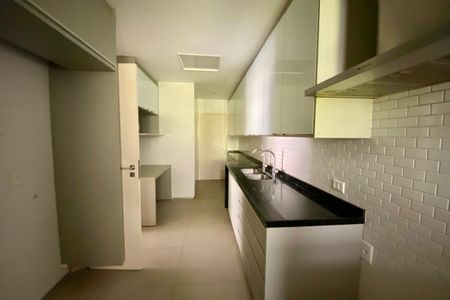 Apartamento à venda com 170m², 3 quartos e 3 vagasCOZINHA