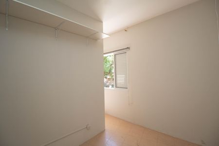Casa à venda com 165m², 4 quartos e 2 vagas Casa à venda com 165m², 4 quartos e 2 vagasCloset da suíte