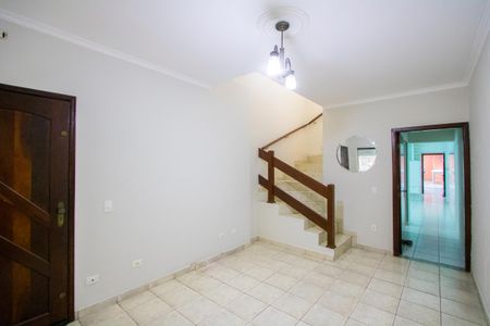 Casa para alugar com 198m², 2 quartos e 2 vagas Casa para alugar com 198m², 2 quartos e 2 vagasSala