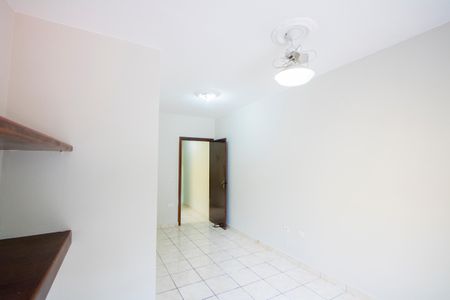 Casa para alugar com 198m², 2 quartos e 2 vagas Casa para alugar com 198m², 2 quartos e 2 vagasQuarto 2