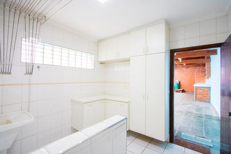 Casa para alugar com 198m², 2 quartos e 2 vagas Casa para alugar com 198m², 2 quartos e 2 vagasÁrea de serviço