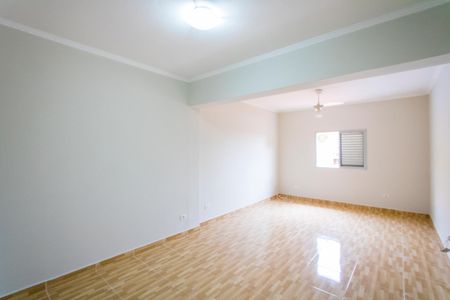 Casa para alugar com 198m², 2 quartos e 2 vagas Casa para alugar com 198m², 2 quartos e 2 vagasQuarto 1 - Suíte