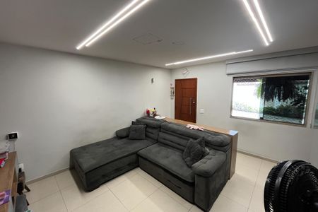 Sala de casa de condomínio à venda com 2 quartos, 101m² em Tauá, Rio de Janeiro