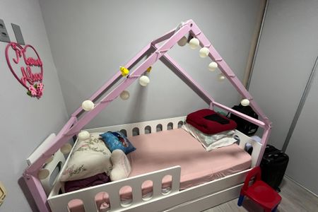 Casa de condomínio à venda com 101m², 2 quartos e 2 vagas Casa de condomínio à venda com 101m², 2 quartos e 2 vagasQuarto 1