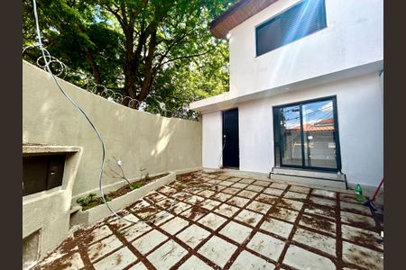 Casa à venda com 180m², 3 quartos e 2 vagas Casa à venda com 180m², 3 quartos e 2 vagasGaragem