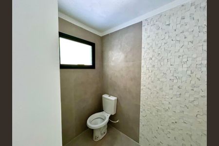 Casa à venda com 180m², 3 quartos e 2 vagas Casa à venda com 180m², 3 quartos e 2 vagasBanheiro da Suíte