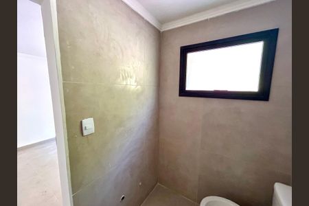 Casa à venda com 180m², 3 quartos e 2 vagas Casa à venda com 180m², 3 quartos e 2 vagasBanheiro da Suíte