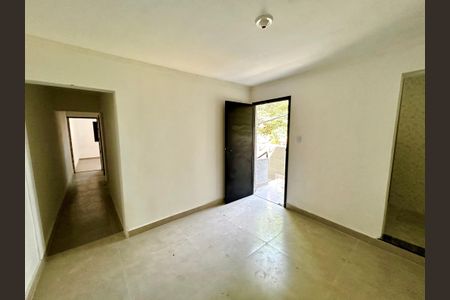 Casa à venda com 180m², 3 quartos e 2 vagas Casa à venda com 180m², 3 quartos e 2 vagasQuarto Suíte
