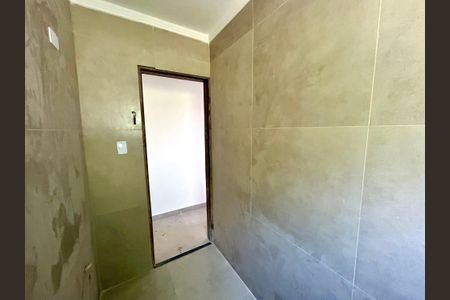 Casa à venda com 180m², 3 quartos e 2 vagas Casa à venda com 180m², 3 quartos e 2 vagasBanheiro 1