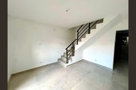 Casa à venda com 180m², 3 quartos e 2 vagas Casa à venda com 180m², 3 quartos e 2 vagasSala