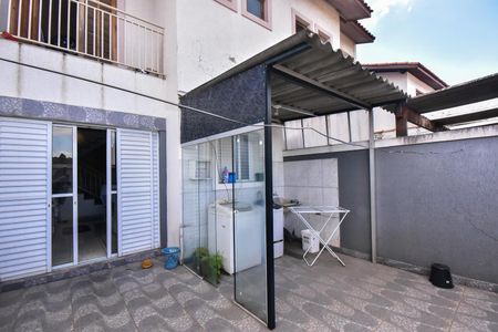 Casa para alugar com 90m², 3 quartos e 1 vagaÁrea de Serviço 