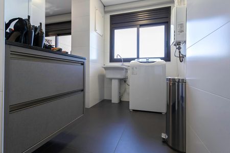 Apartamento à venda com 143m², 4 quartos e 3 vagas Apartamento à venda com 143m², 4 quartos e 3 vagasÁrea de serviço