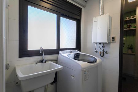 Apartamento à venda com 143m², 4 quartos e 3 vagas Apartamento à venda com 143m², 4 quartos e 3 vagasÁrea de serviço