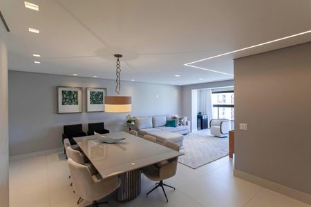 Apartamento à venda com 143m², 4 quartos e 3 vagas Apartamento à venda com 143m², 4 quartos e 3 vagasSala