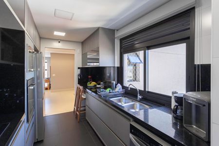 Apartamento à venda com 143m², 4 quartos e 3 vagas Apartamento à venda com 143m², 4 quartos e 3 vagasCozinha