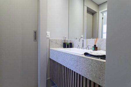 Apartamento à venda com 143m², 4 quartos e 3 vagas Apartamento à venda com 143m², 4 quartos e 3 vagasBanheiro das suítes 1 e 2