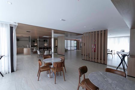 Apartamento à venda com 143m², 4 quartos e 3 vagas Apartamento à venda com 143m², 4 quartos e 3 vagasÁrea comum - Salão de festas