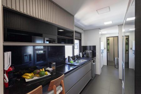 Apartamento à venda com 143m², 4 quartos e 3 vagas Apartamento à venda com 143m², 4 quartos e 3 vagasCozinha
