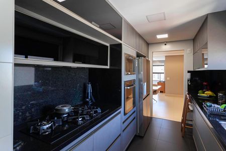 Apartamento à venda com 143m², 4 quartos e 3 vagas Apartamento à venda com 143m², 4 quartos e 3 vagasCozinha