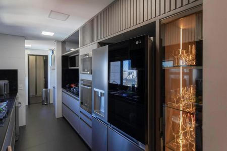 Apartamento à venda com 143m², 4 quartos e 3 vagas Apartamento à venda com 143m², 4 quartos e 3 vagasCozinha