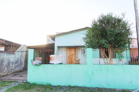 Casa à venda com 150m², 2 quartos e 2 vagas Casa à venda com 150m², 2 quartos e 2 vagasFachada