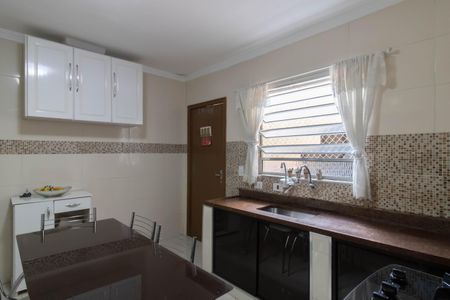 Casa à venda com 125m², 3 quartos e 2 vagas Casa à venda com 125m², 3 quartos e 2 vagasCozinha