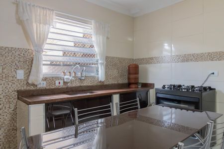 Casa à venda com 125m², 3 quartos e 2 vagas Casa à venda com 125m², 3 quartos e 2 vagasCozinha