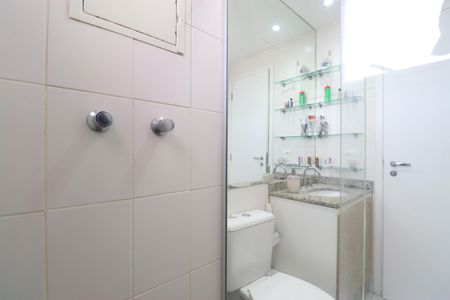 Apartamento à venda com 93m², 3 quartos e 2 vagasBanheiro Social