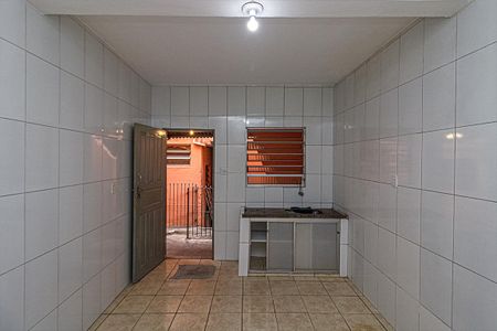  sala e cozinha_2 de casa para alugar com 1 quarto, 40m² em Vila Liviero, São Paulo