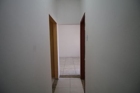 Corredor de apartamento para alugar com 2 quartos, 80m² em Olaria, Rio de Janeiro
