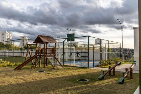 Apartamento para alugar com 48m², 2 quartos e 1 vaga Apartamento para alugar com 48m², 2 quartos e 1 vagaÁrea comum - Playground