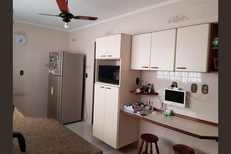 Casa à venda com 320m², 4 quartos e 6 vagasFoto 21
