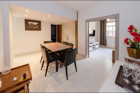 Sala de apartamento para alugar com 2 quartos, 80m² em Sion, Belo Horizonte