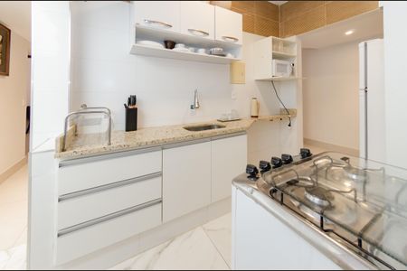 Apartamento para alugar com 80m², 2 quartos e 2 vagas Apartamento para alugar com 80m², 2 quartos e 2 vagasCozinha