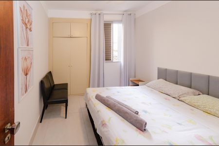 Apartamento para alugar com 80m², 2 quartos e 2 vagas Apartamento para alugar com 80m², 2 quartos e 2 vagasQuarto