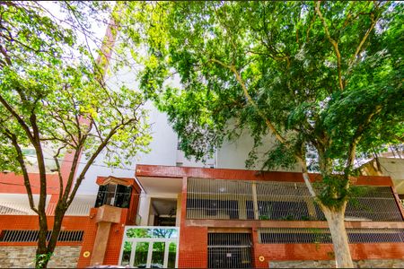 Apartamento para alugar com 80m², 2 quartos e 2 vagas Apartamento para alugar com 80m², 2 quartos e 2 vagasFachada