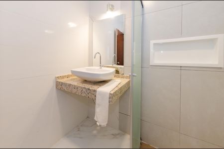 Apartamento para alugar com 80m², 2 quartos e 2 vagas Apartamento para alugar com 80m², 2 quartos e 2 vagasBanheiro social