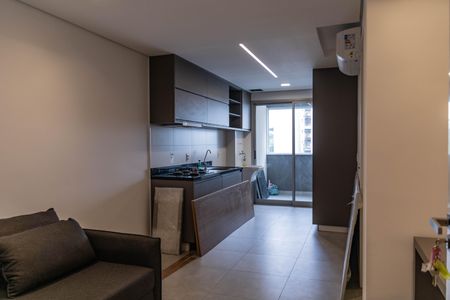 Sala de kitnet/studio para alugar com 1 quarto, 40m² em Barro Preto, Belo Horizonte