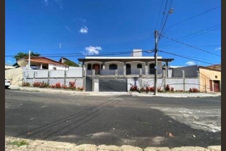 Foto 01 de casa à venda com 3 quartos, 120m² em Parque São Quirino, Campinas