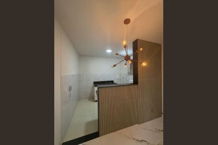 Foto 05 de apartamento à venda com 2 quartos, 44m² em Kennedy, Contagem