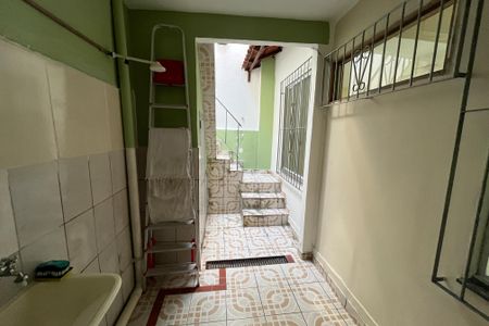 Casa à venda com 50m², 2 quartos e 1 vagaArea de serviço