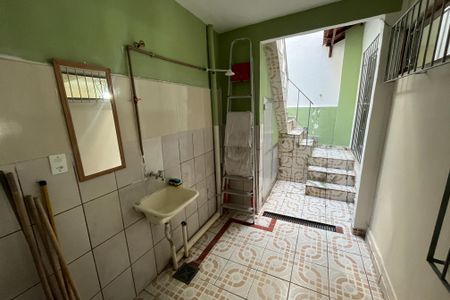 Casa à venda com 50m², 2 quartos e 1 vagaArea de serviço