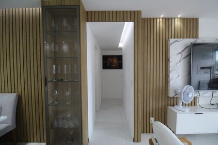 Sala - Corredor de apartamento para alugar com 3 quartos, 155m² em Barra Olímpica, Rio de Janeiro