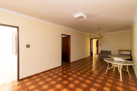 Casa para alugar com 400m², 3 quartos e 1 vagaSala
